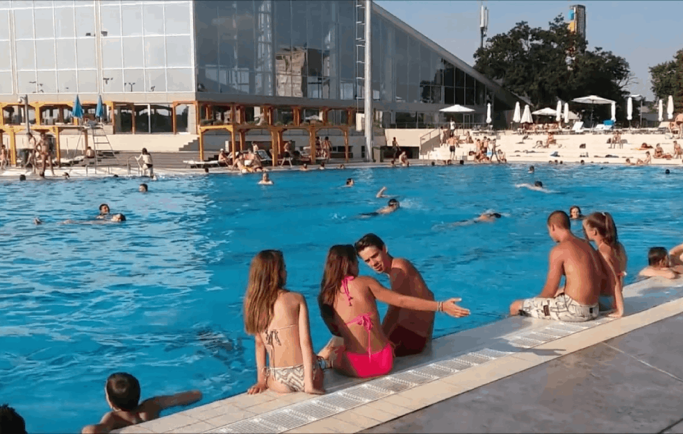 OVO SU PRAVILA PONAŠANJA NA BAZENIMA TOKOM LETA: Maska obavezna svuda OSIM U VODI!